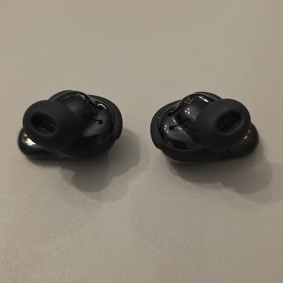 Bose QuietComfort  Black Wireless Earbuds(Read Description) - Picture 4 of 5